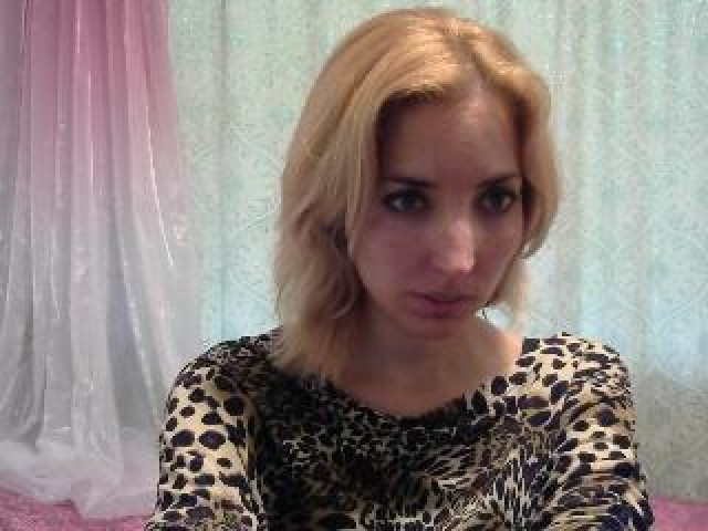 Mariska-kiska Webcam Model Small Tits Trimmed Pussy Female Blonde Babe